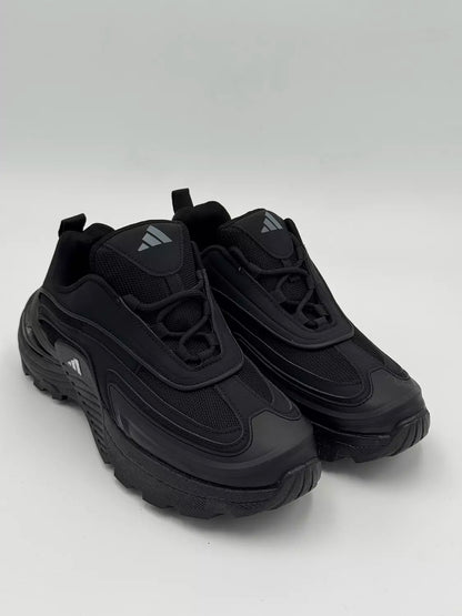 Adidas Wonder Runner (all black)