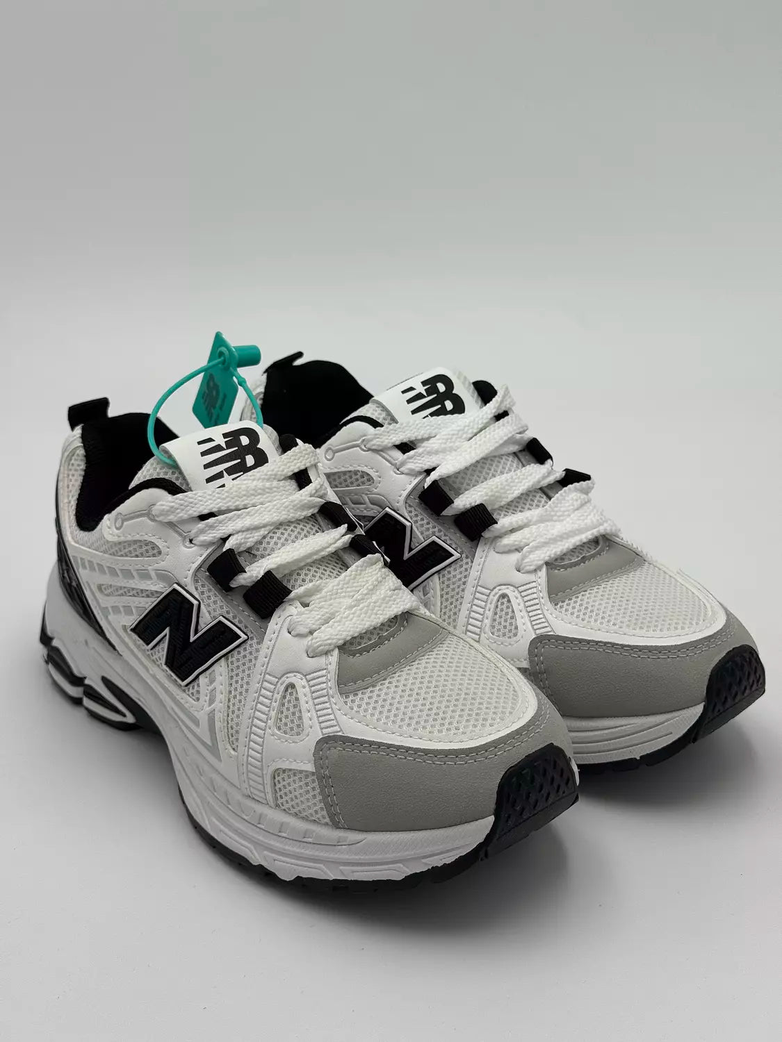 New Balance 1906R "Black Accent"