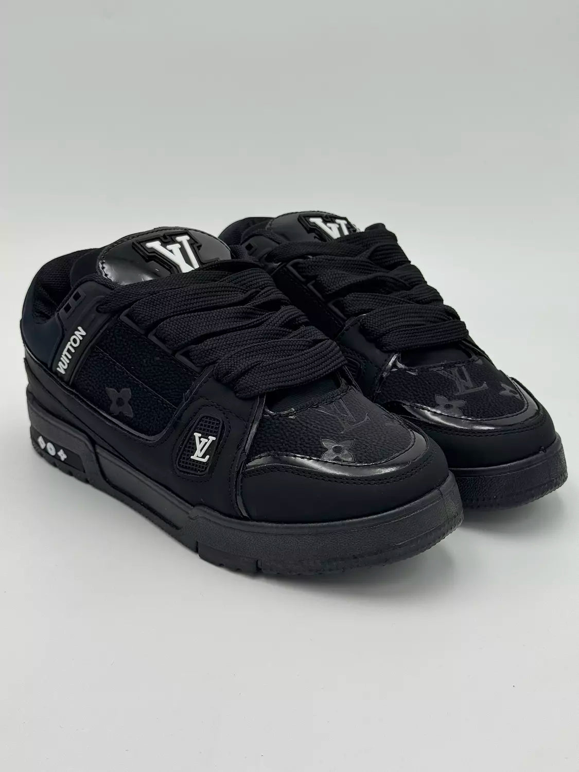 Louis Vuitton Trainer Monogram "Black Cat"