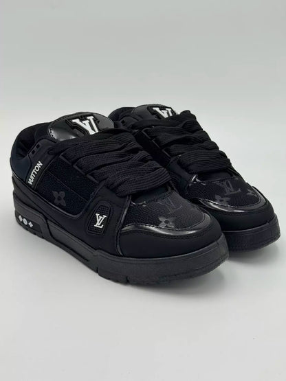 Louis Vuitton Trainer Monogram "Black Cat"