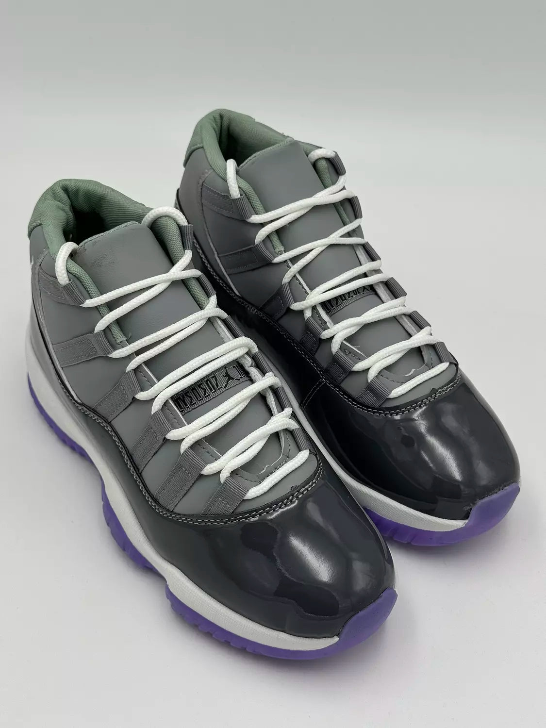 Air Jordan 11 ( Cool Grey)