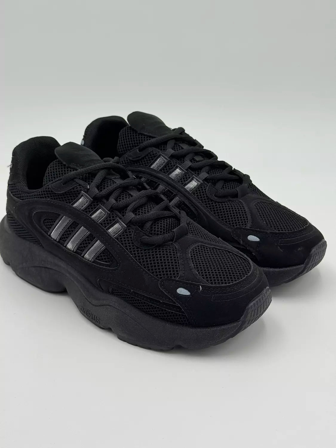 Adidas Ozmillen "Black & Silver"