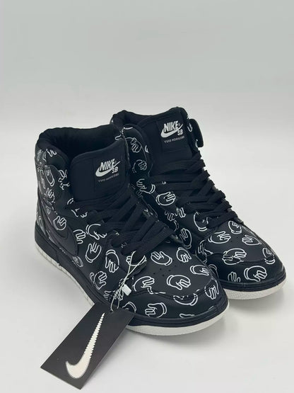 Nike AIr Jordan 1 KAWS (B)