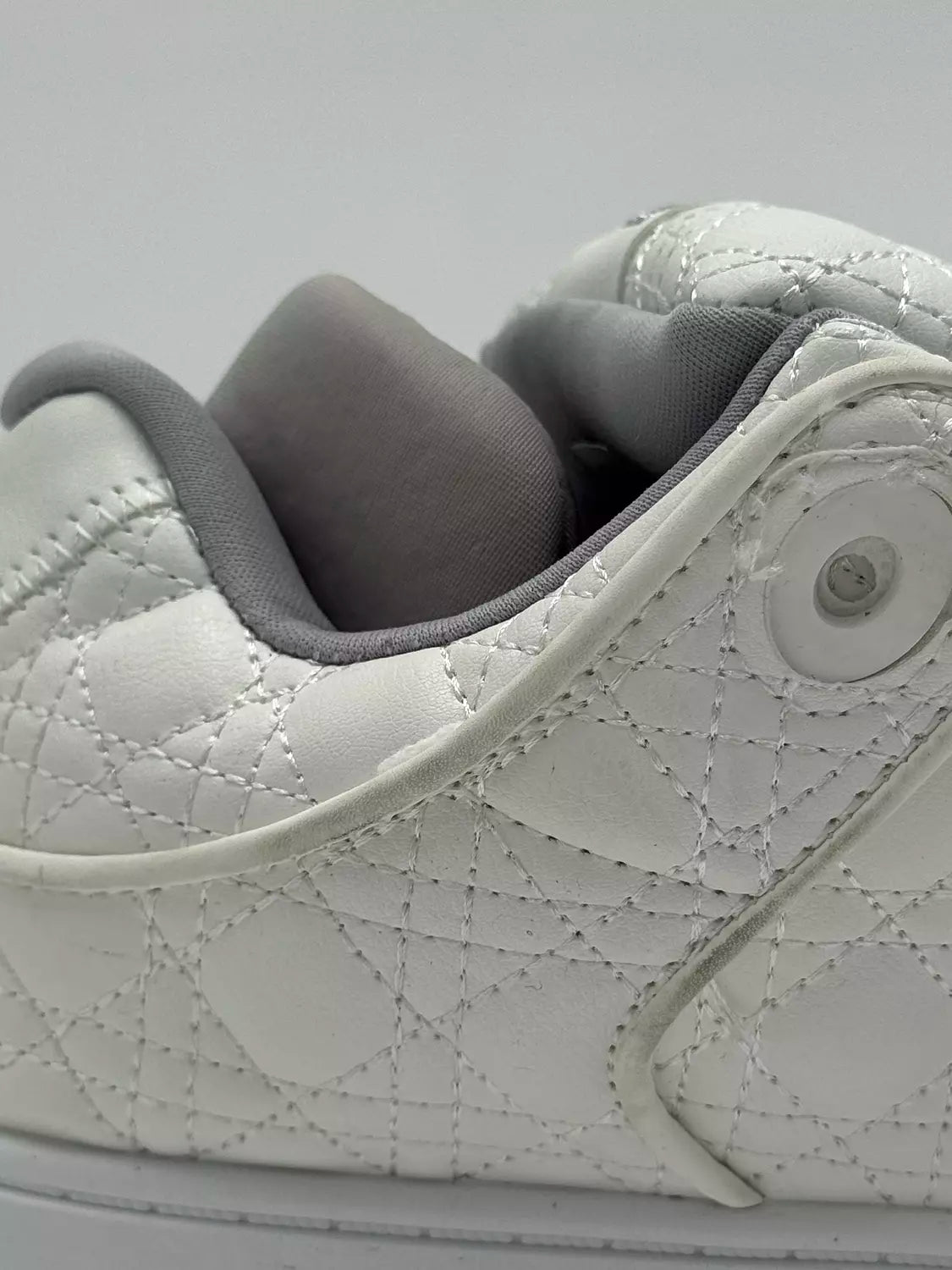 Dior B9S ERL "white"