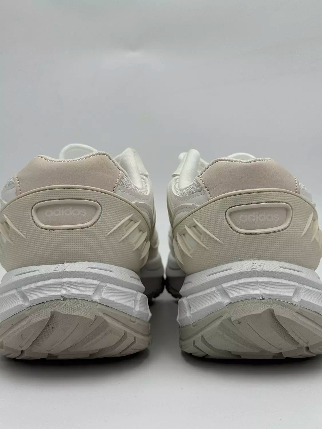 Adidas Adizero Aruku ( cloud white)