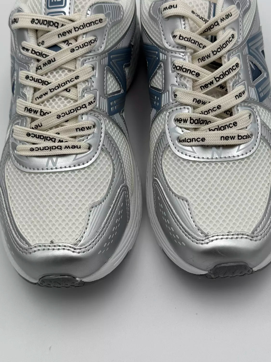 New Balance 860V2 (Arctic Grey)