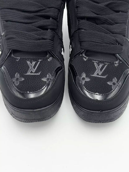 Louis Vuitton Trainer Monogram "Black Cat"