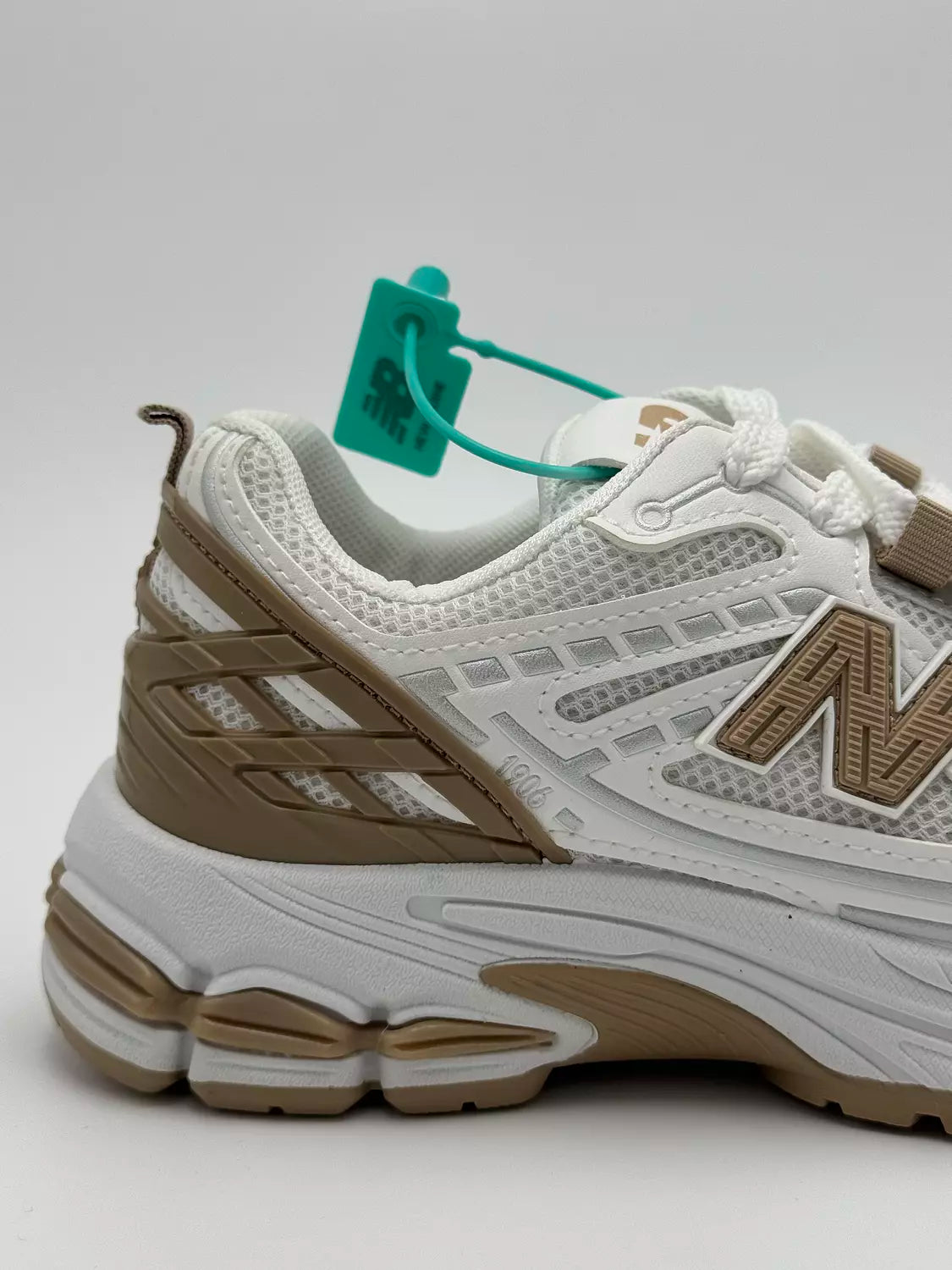 New Balance 1906R "Caramel Accent"