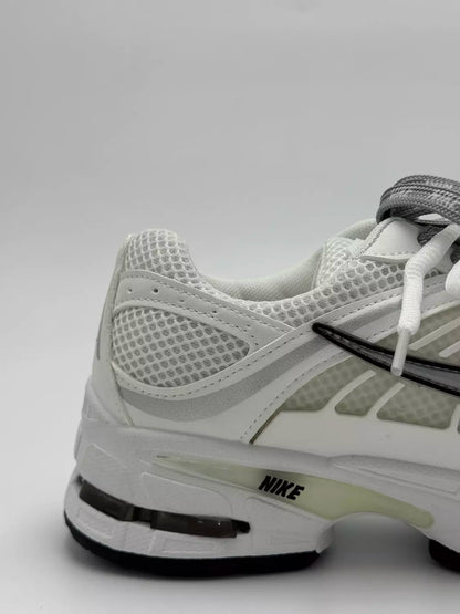 Nike Air Max Moto 2K "metallic silve"