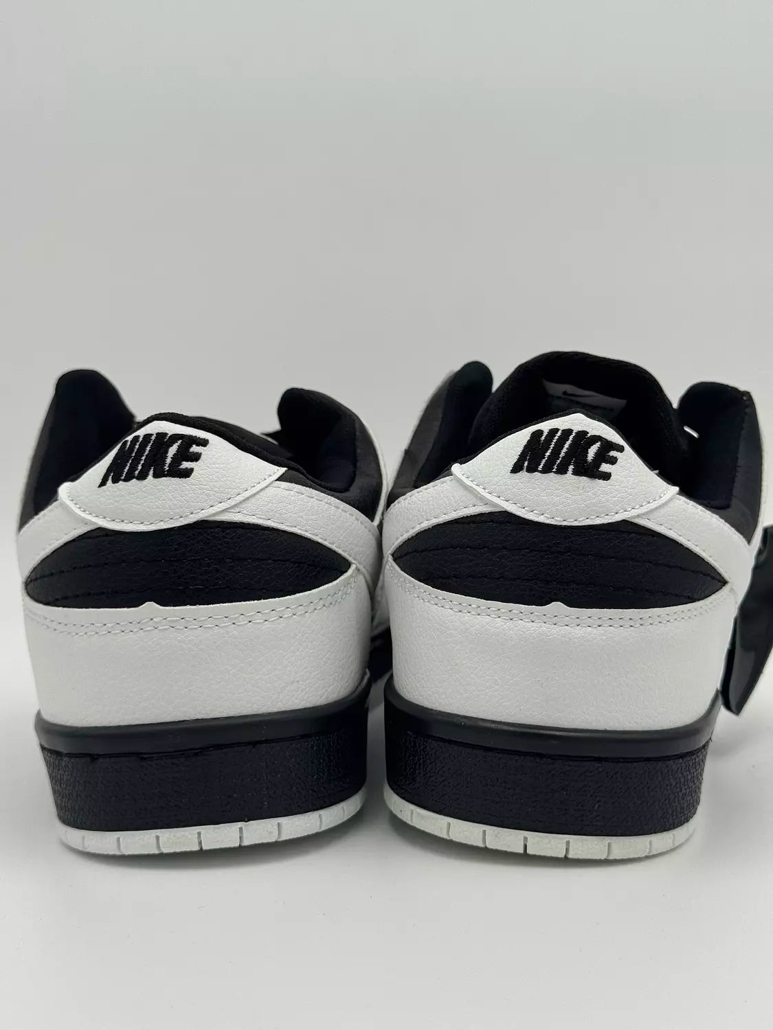Nike Dunk Reverse Panda