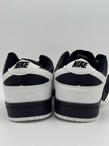 Nike Dunk Reverse Panda
