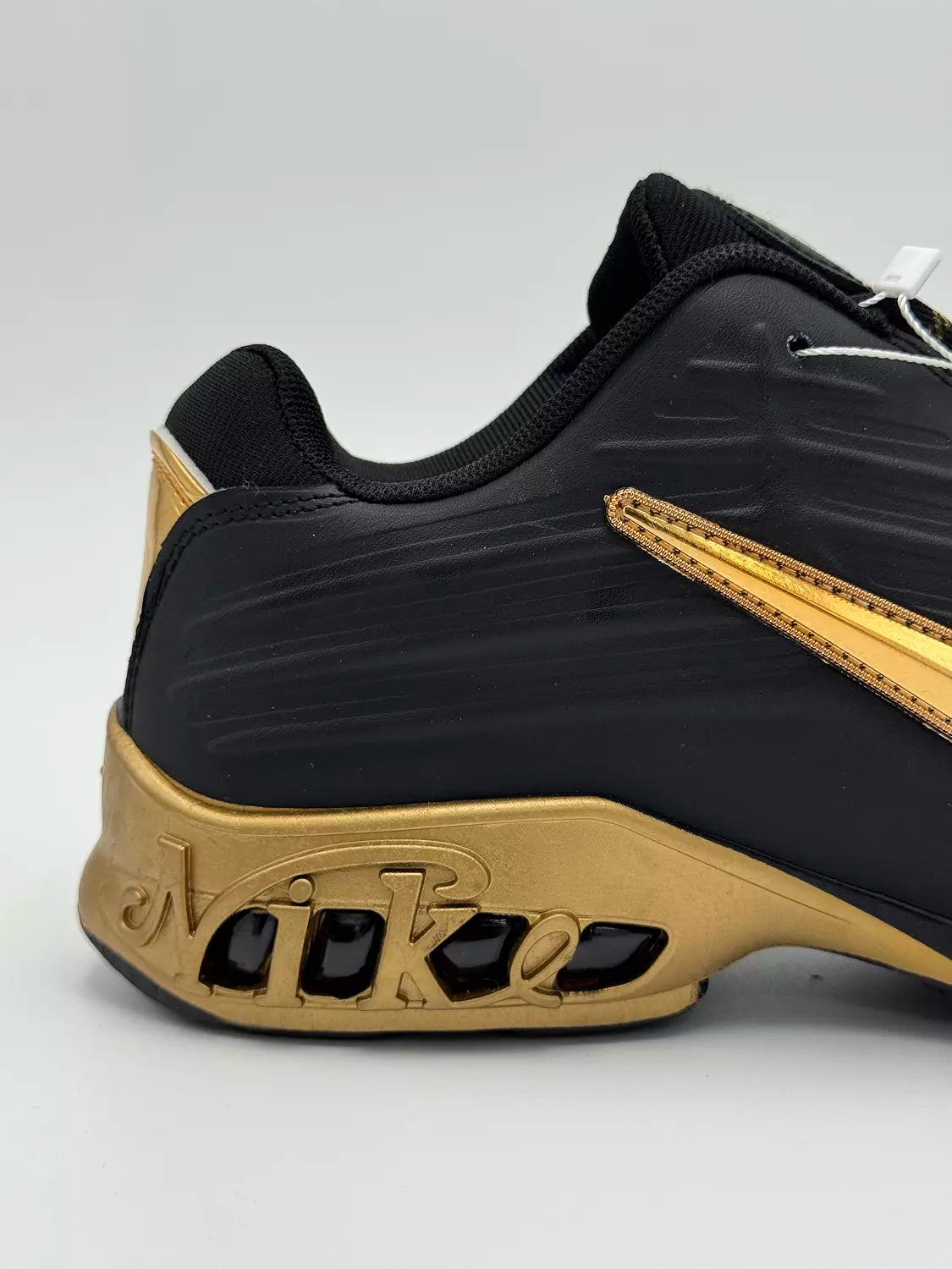 Nike Air Max Plus TN "Black Metallic Gold"