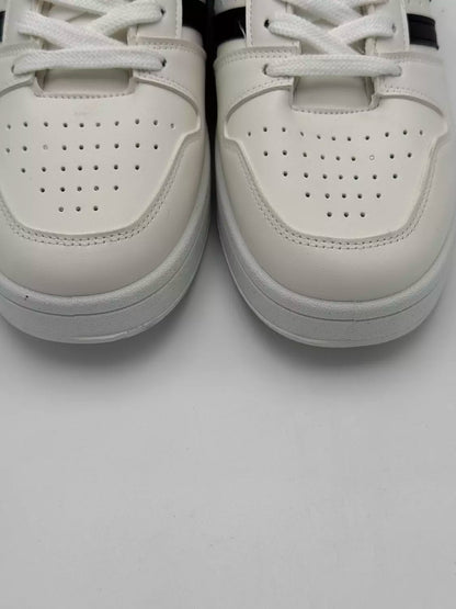 Adidas Hoops "black straps"
