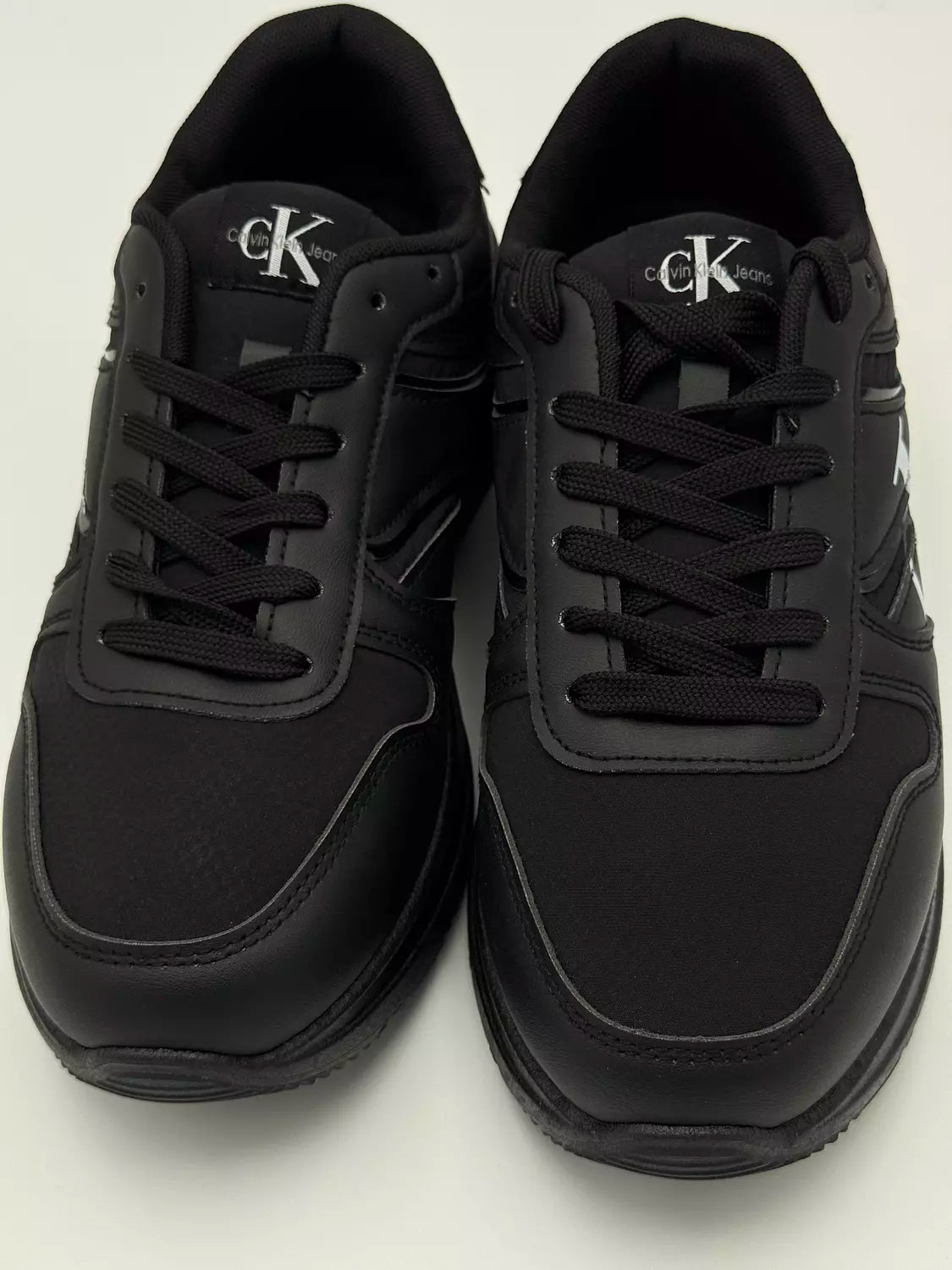 Calvin Klein Sporty Runner "Black"