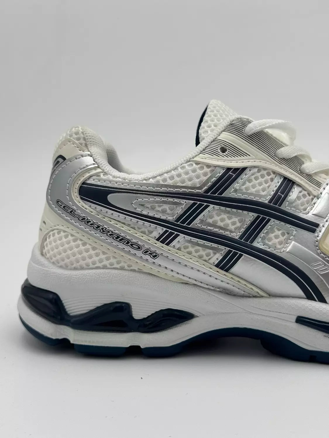 ASICS GEL-Kayano (N)