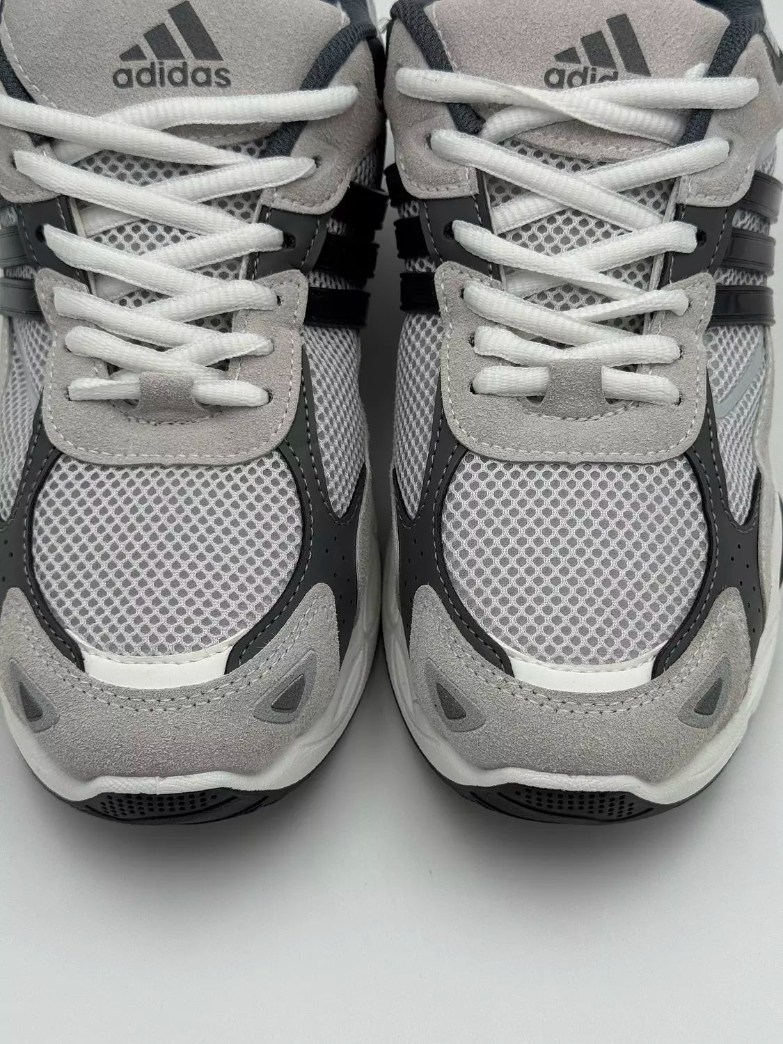 Adidas Response CL "gray"