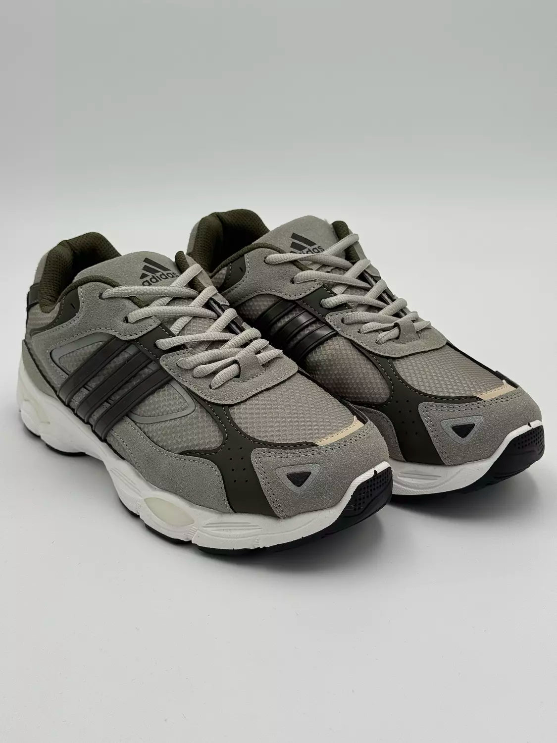 Adidas Response CL "olive"
