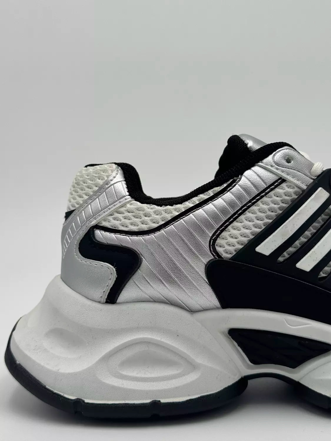 Adidas XLG Runner (Silver)
