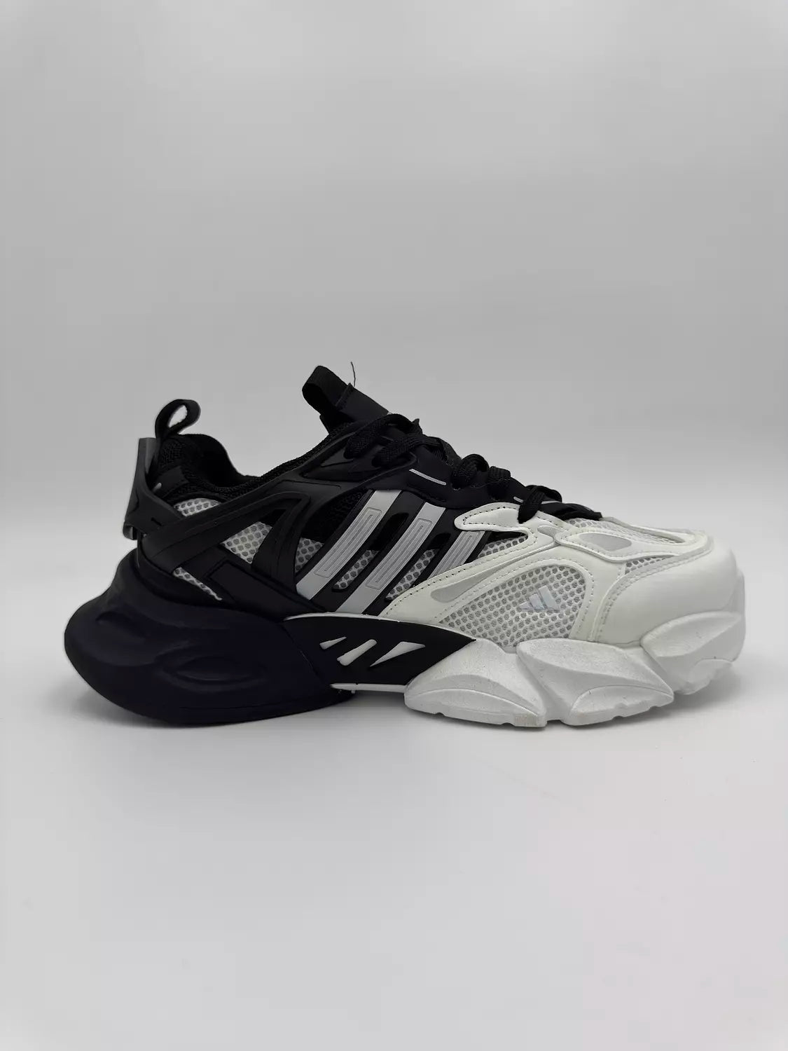 Adidas XLG Runner (black& white)