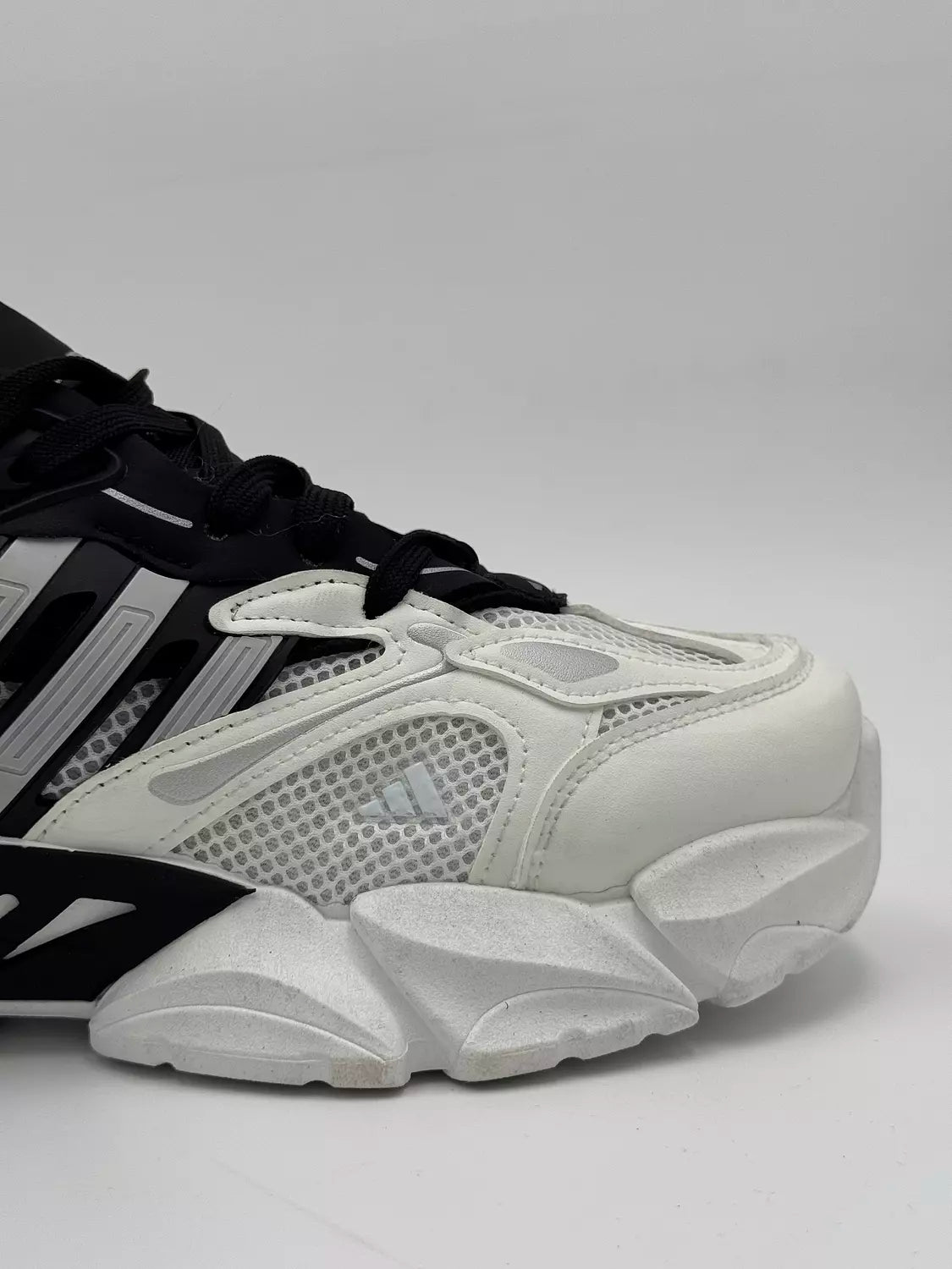 Adidas XLG Runner (black& white)