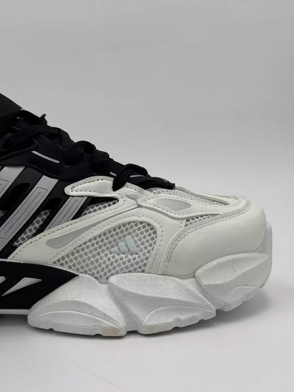 Adidas XLG Runner (black& white)
