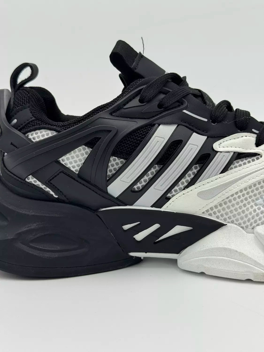 Adidas XLG Runner (black& white)