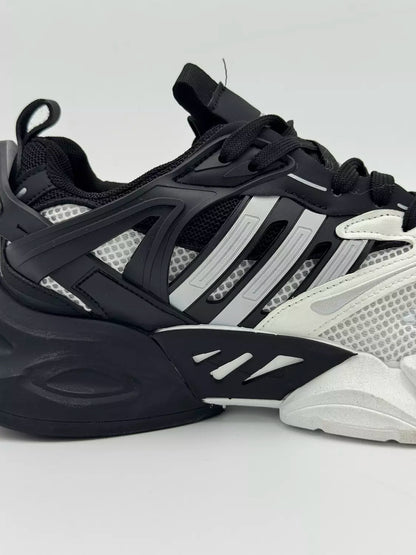 Adidas XLG Runner (black& white)