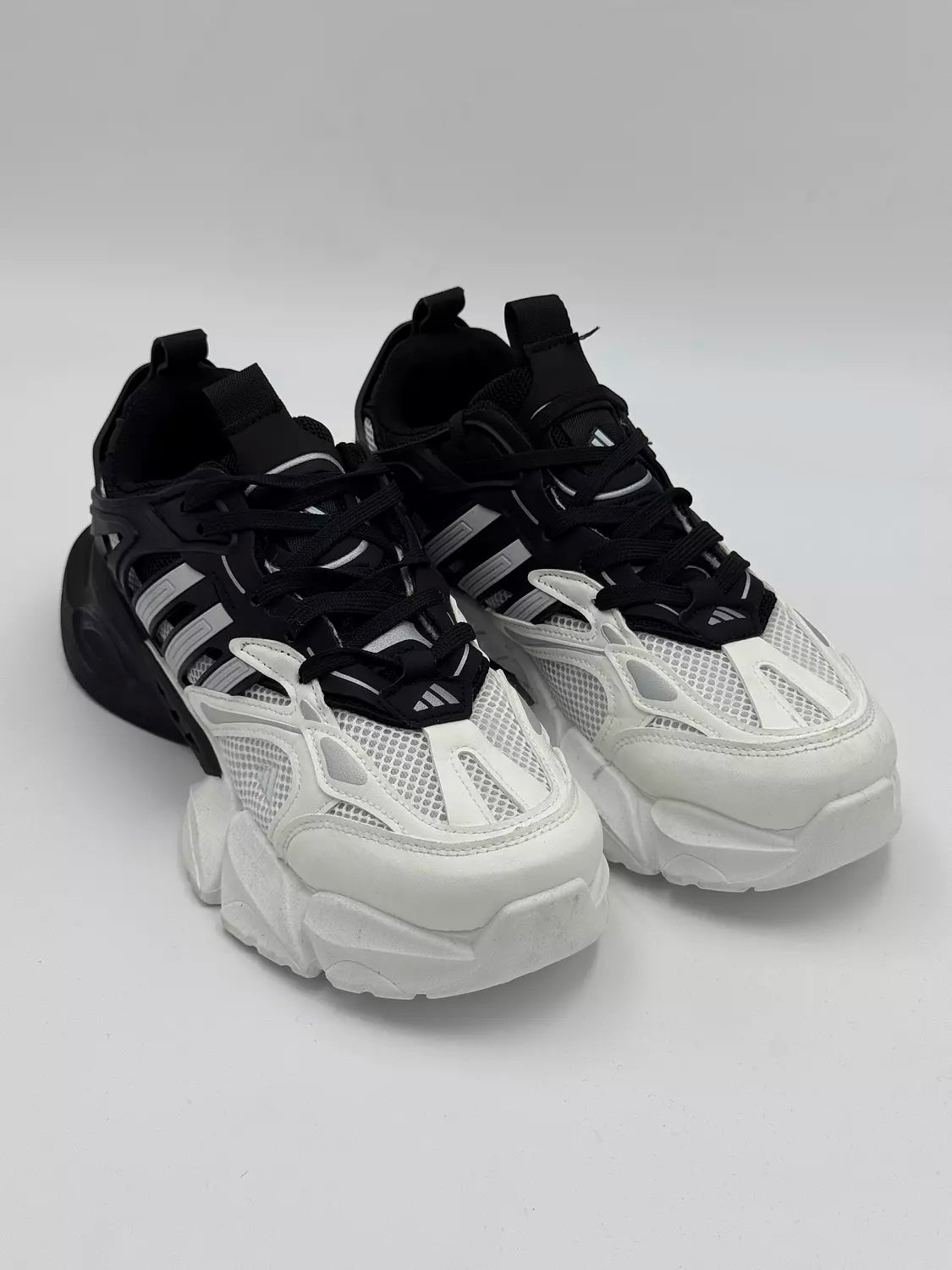 Adidas XLG Runner (black& white)