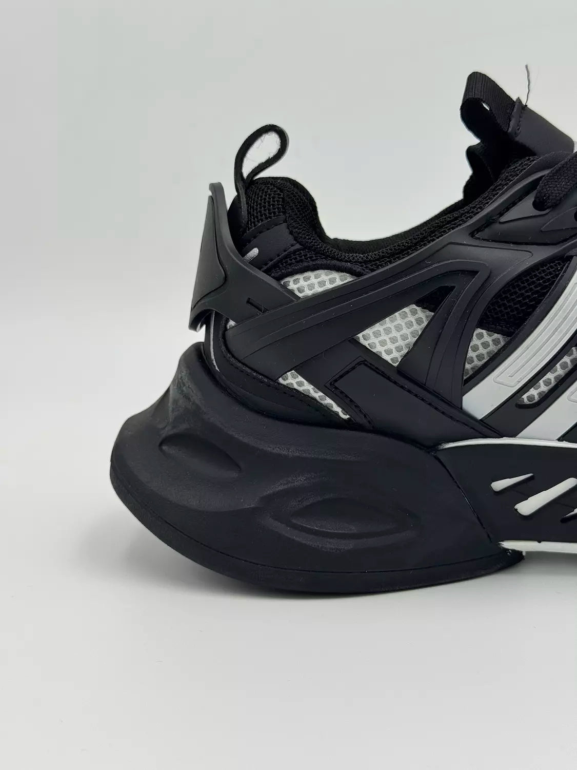 Adidas XLG Runner (black& white)