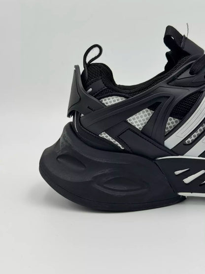 Adidas XLG Runner (black& white)