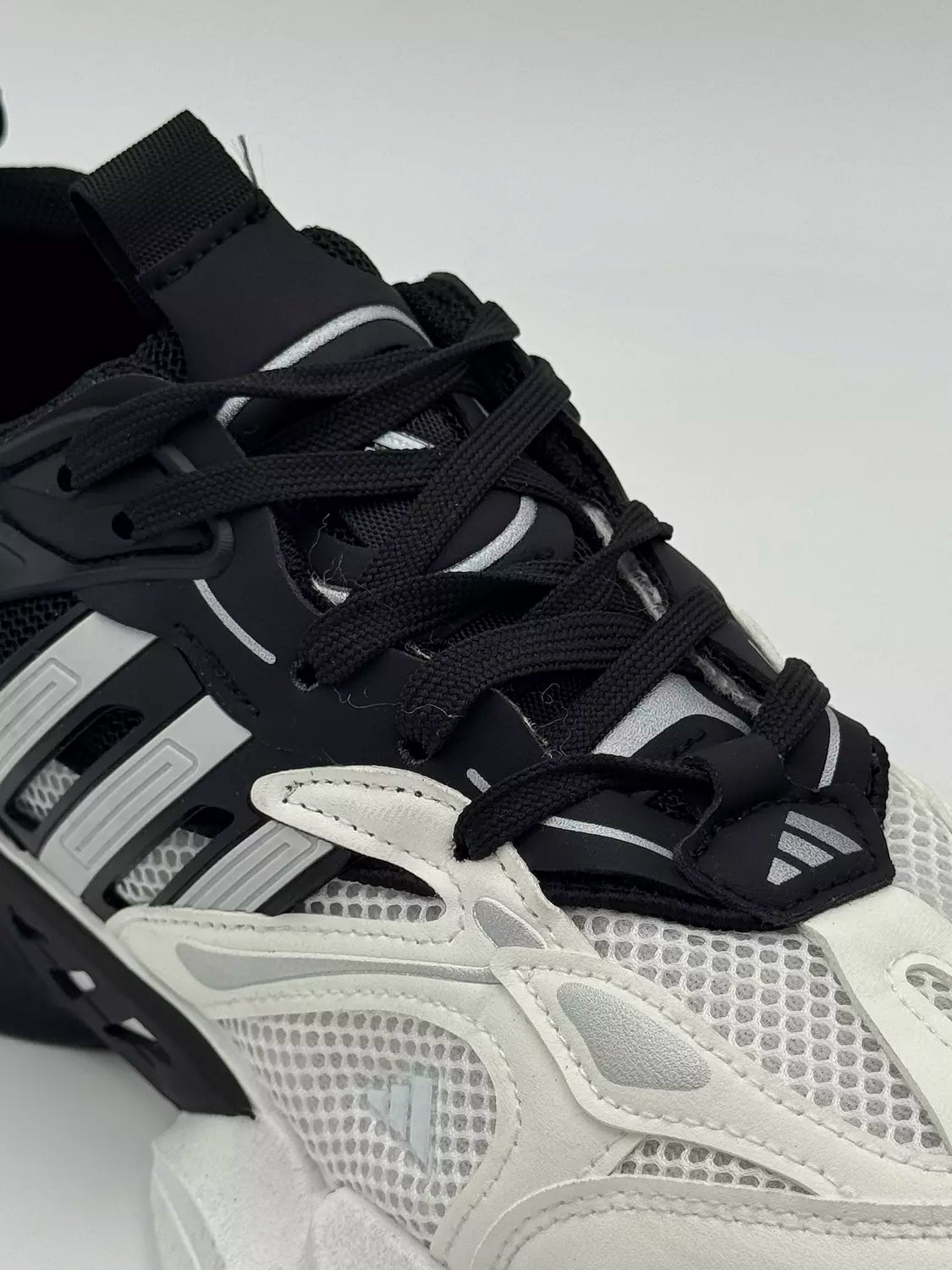 Adidas XLG Runner (black& white)