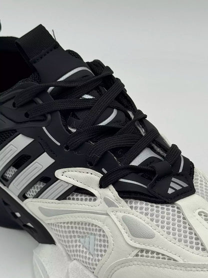 Adidas XLG Runner (black& white)