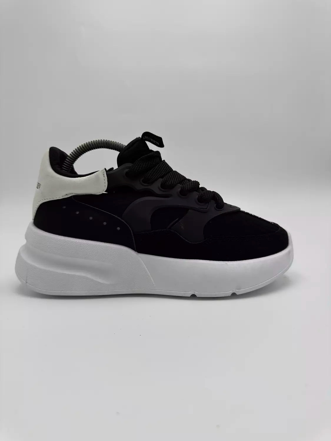 Alexander McQueen Oversized Runner (BXW)