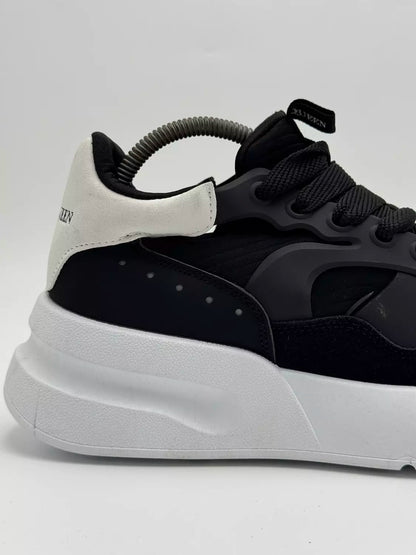 Alexander McQueen Oversized Runner (BXW)