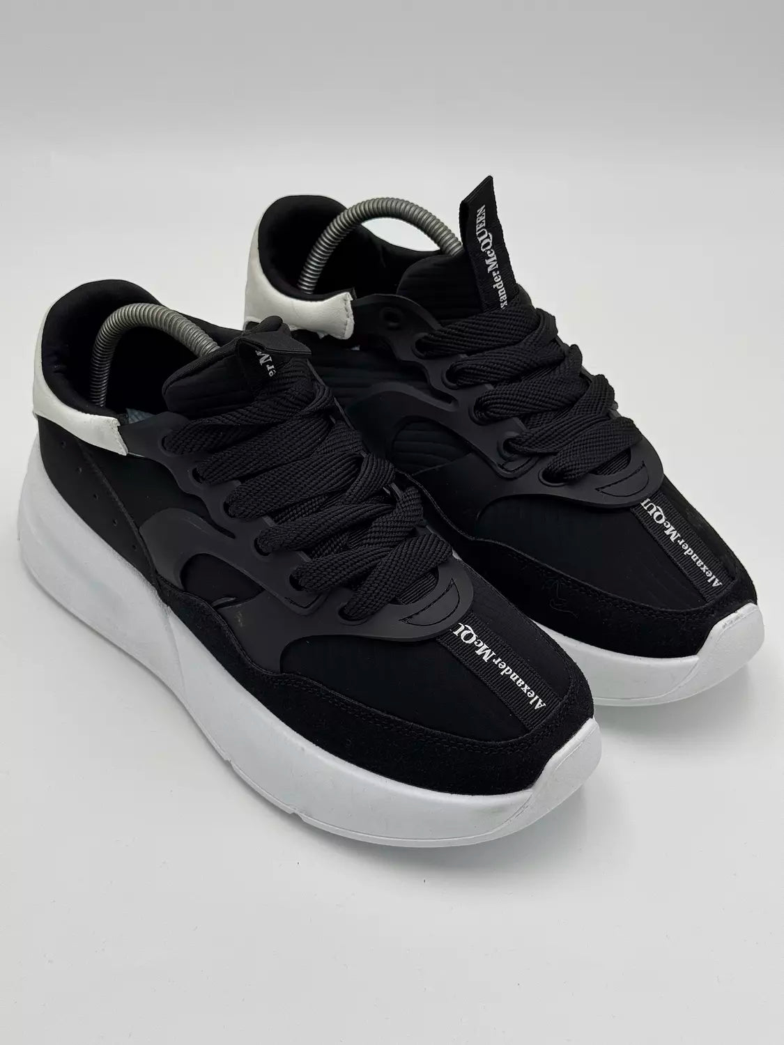 Alexander McQueen Oversized Runner (BXW)