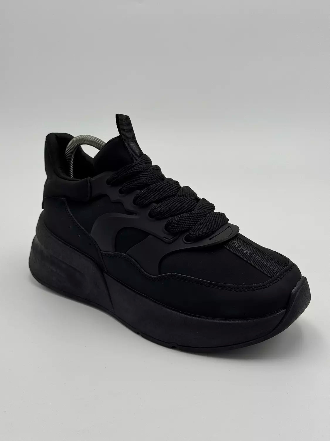 Alexander McQueen Oversized Runner "all black"