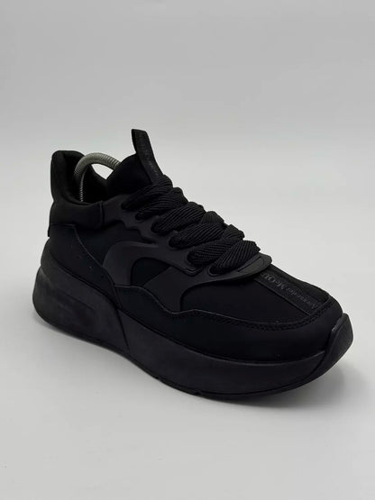 Alexander McQueen Oversized Runner "all black"