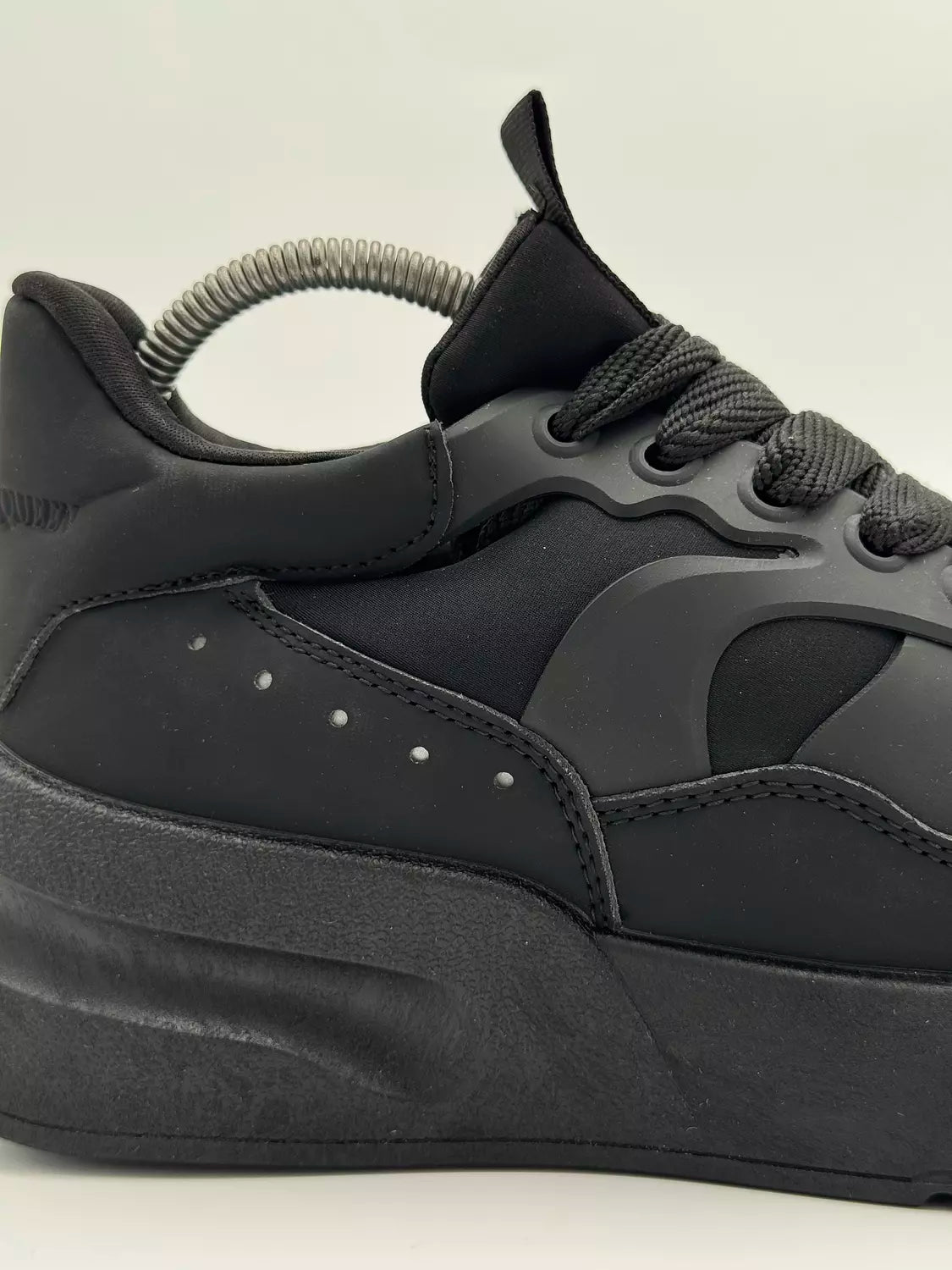 Alexander McQueen Oversized Runner "all black"