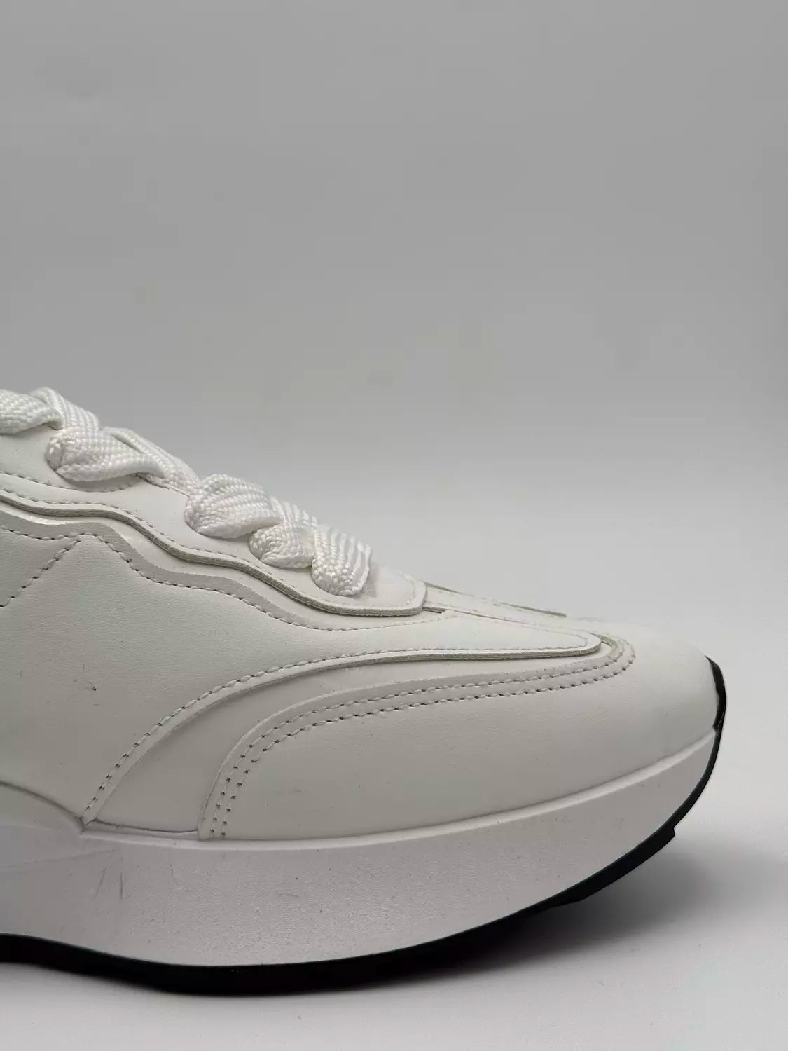 Alexander McQueen Sprint Runner (all white)