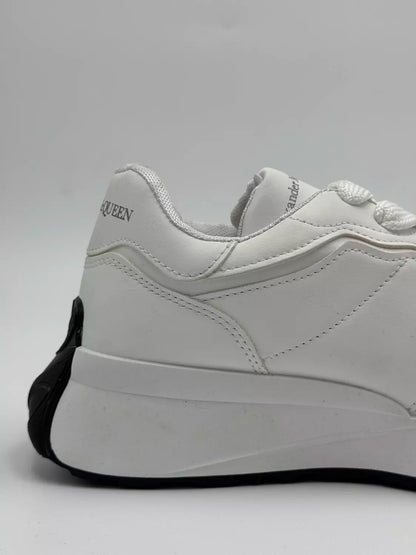 Alexander McQueen Sprint Runner (all white)