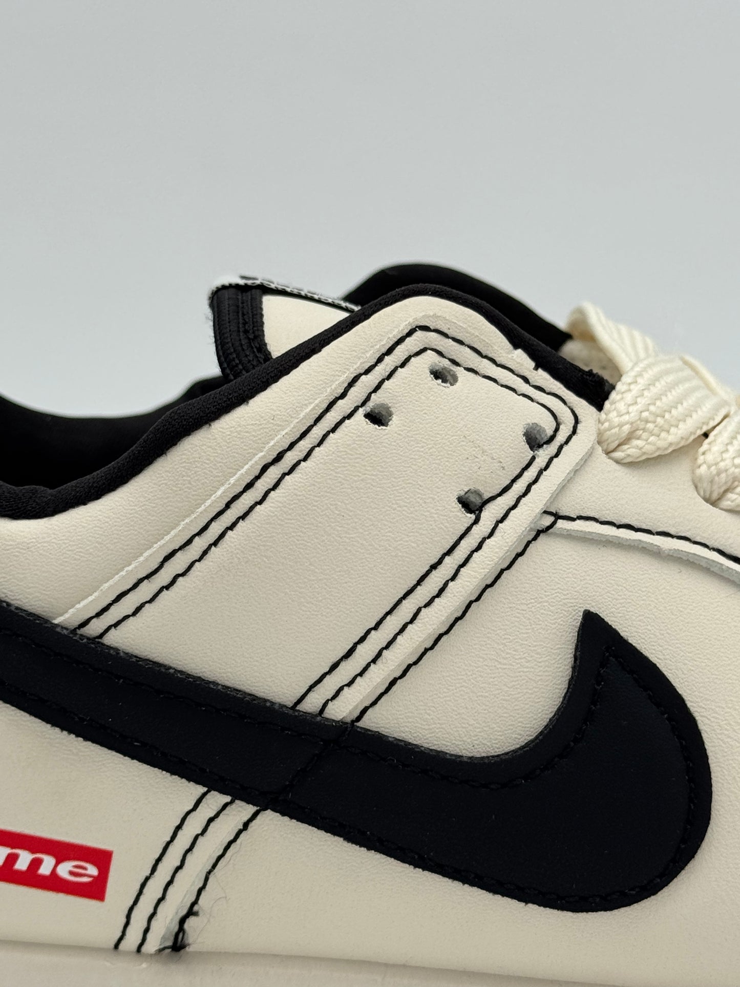 Nike SB Dunk Low x Supreme Double Swoosh "Beige"