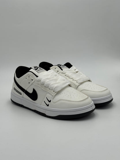 Nike SB Dunk Low x Supreme Double Swoosh "Black"