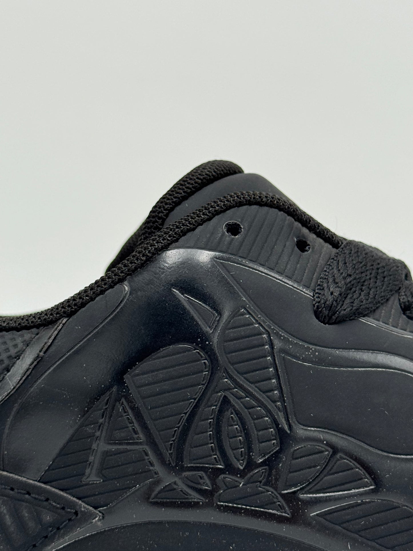 Alexander McQueen Sprint Runner "black panther"