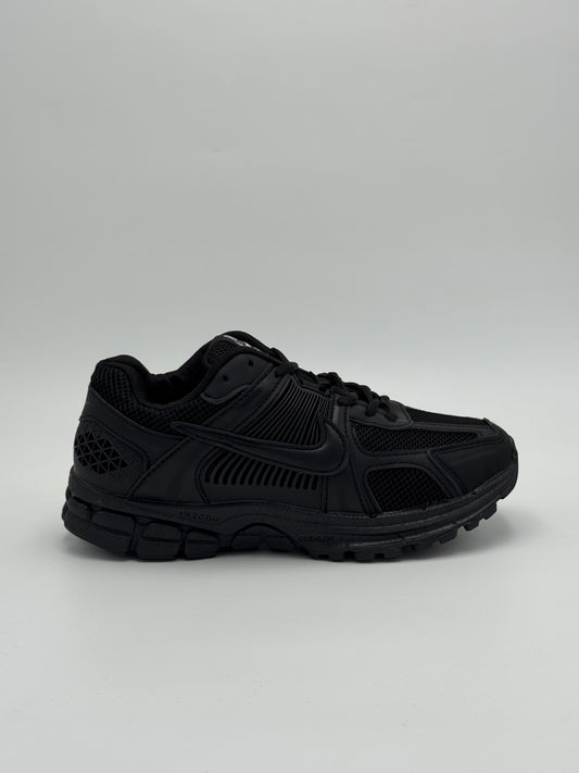 Nike Zoom Vomero 5 "Black Cat"