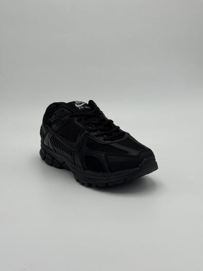 Nike Zoom Vomero 5 "Black Cat"