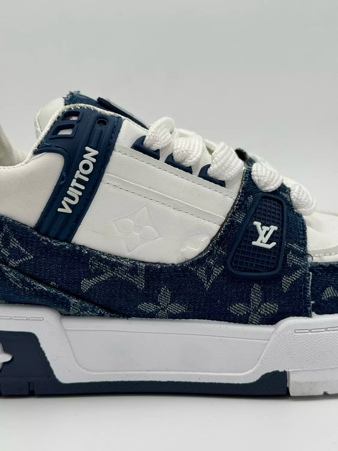 Louis Vuttion Monogram denim (Blue)