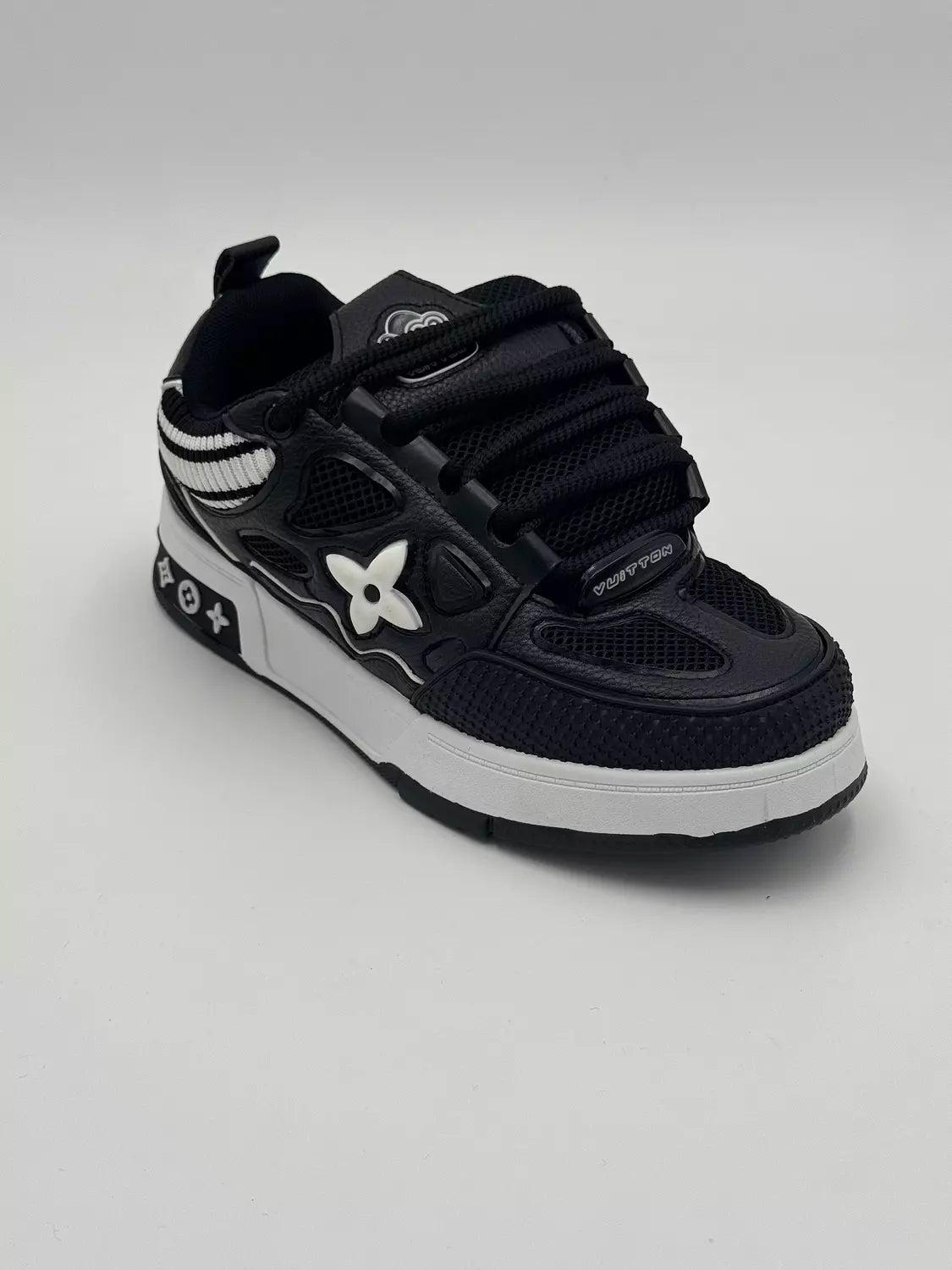 Louis Vuttion Skate (BXW)