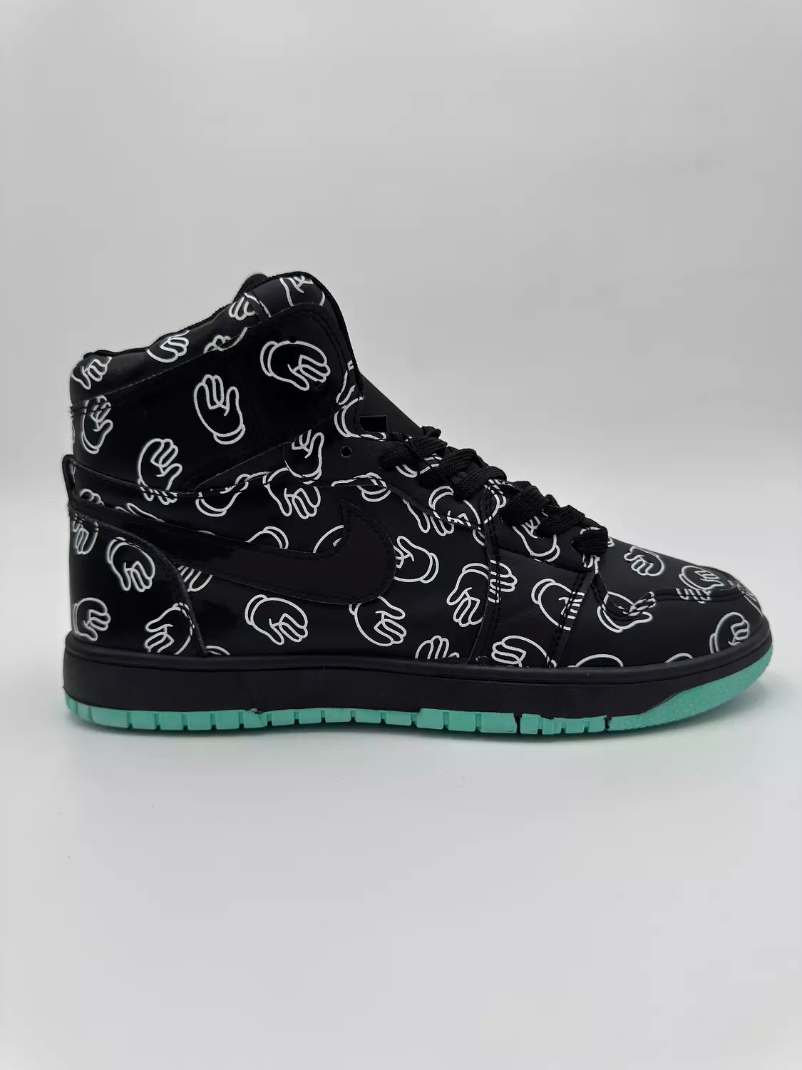 Nike AIr Jordan 1 KAWS