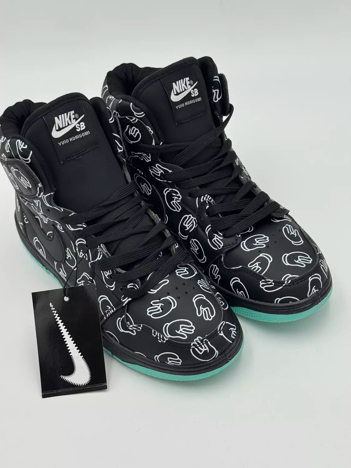 Nike AIr Jordan 1 KAWS