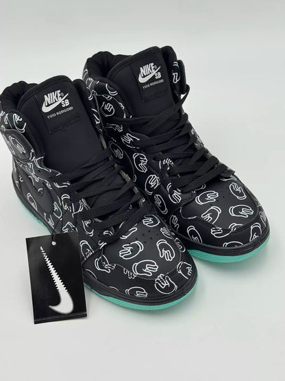 Nike AIr Jordan 1 KAWS